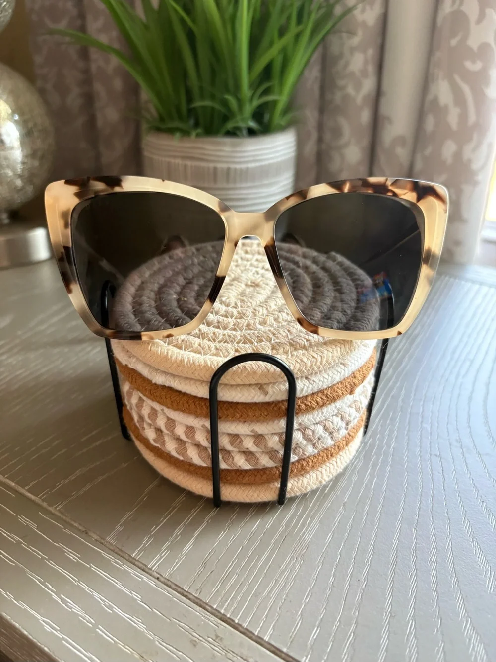 Diff Eyewear Cat-Eye Tortoise Frame Sunglasses with Brown Lenses